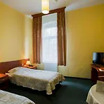 Kapitan Hotel *
