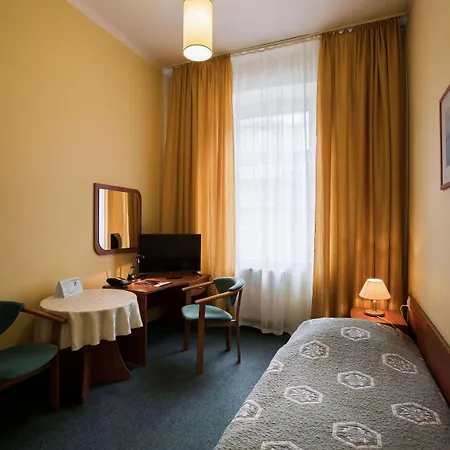 Kapitan Hotel *