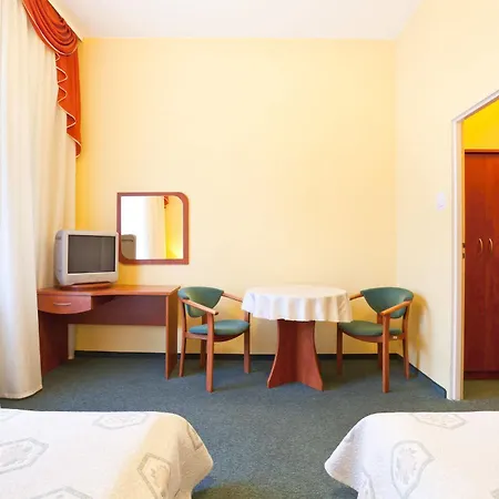 Kapitan Hotel *